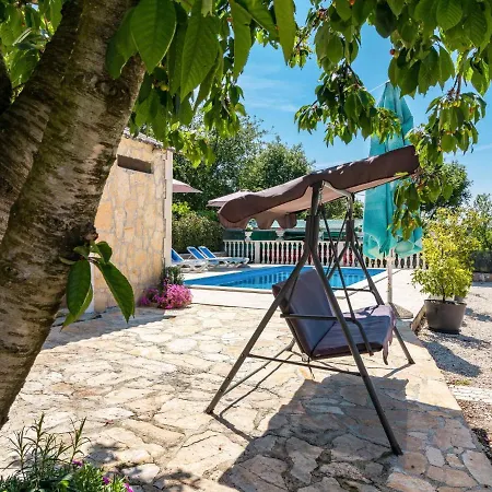 Glavica By Interhome בית נופש
