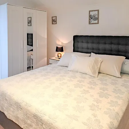 בית נופש Glavica By Interhome